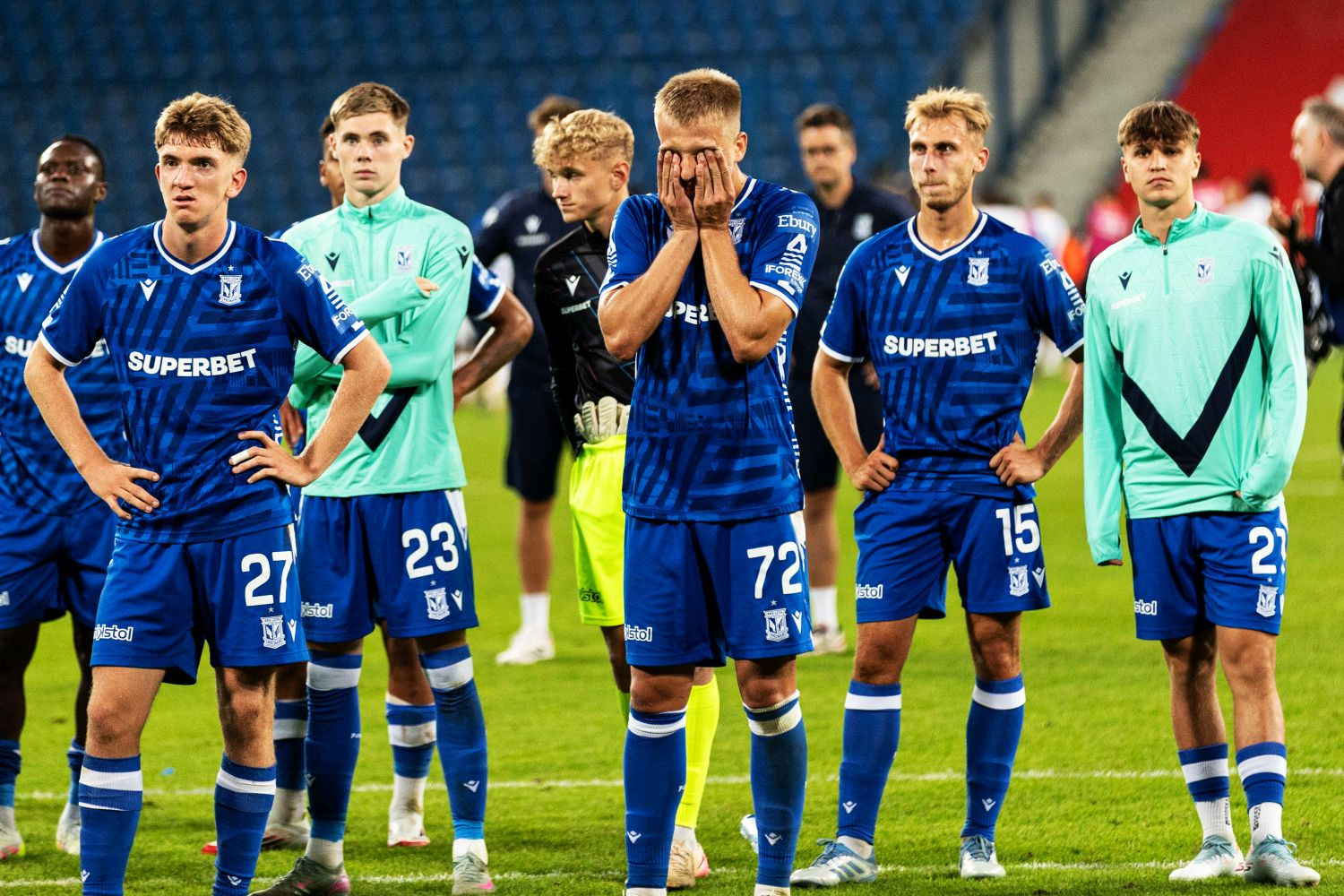 Mateusz Skrzypczak brutalnie po porażce w Lidze Europy. „To jest właśnie ta różnica, że ci piłkarze grają w Bayerze, a my w Lechu”