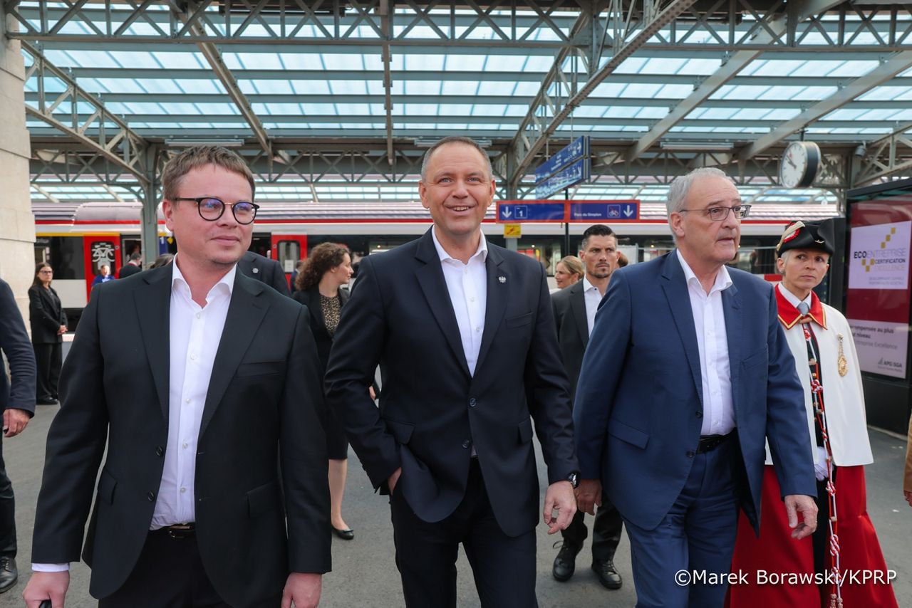 Tylko zobacz, kto towarzyszył Nawrockiemu. Zdjęcia obiegły sieć