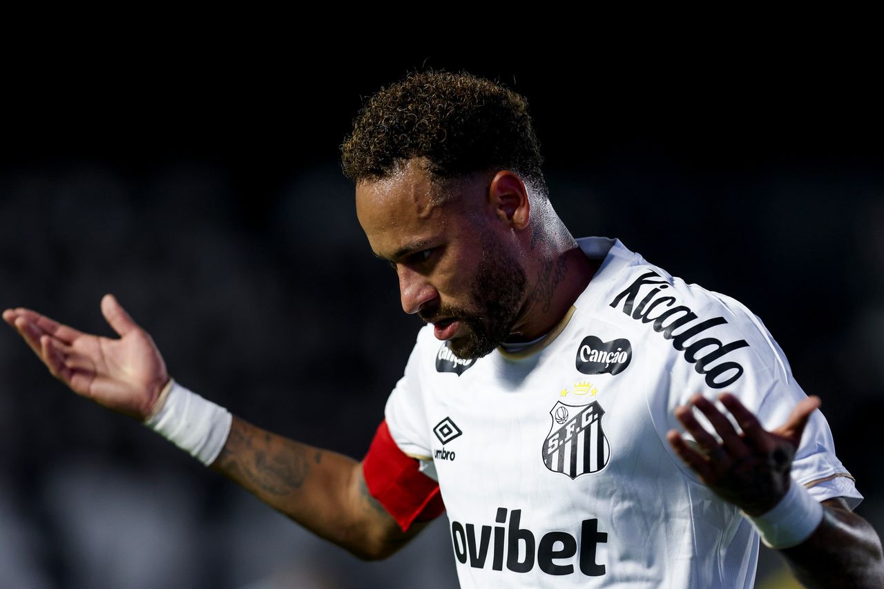 Neymar znów szokuje. Z własnej kieszeni spłacił dług klubu