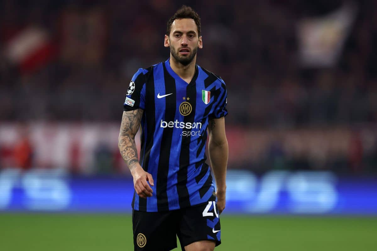 Calhanoglu coraz bliżej odejścia z Interu. Tam może zagrać